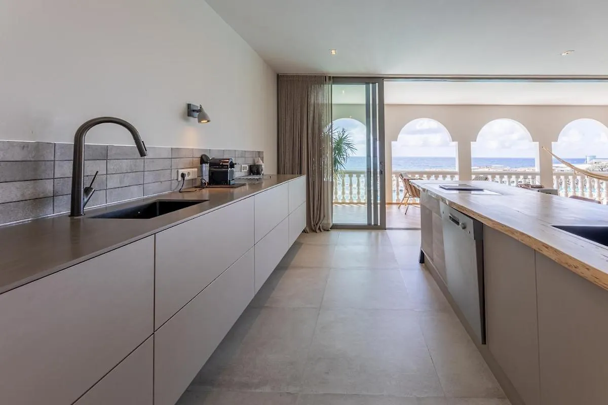 Kates Ocean View Apartment Willemstad