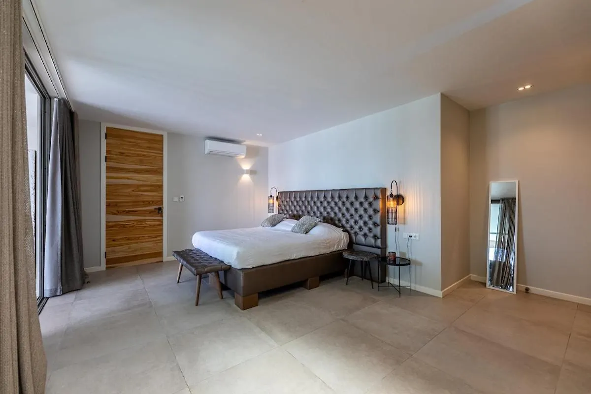 Kates Ocean View Apartment Willemstad