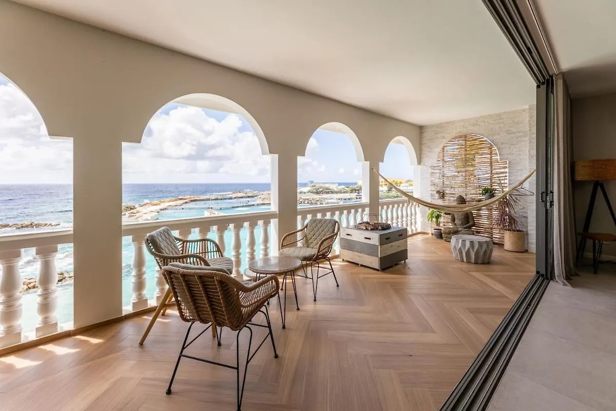 Kates Ocean View Apartment Willemstad