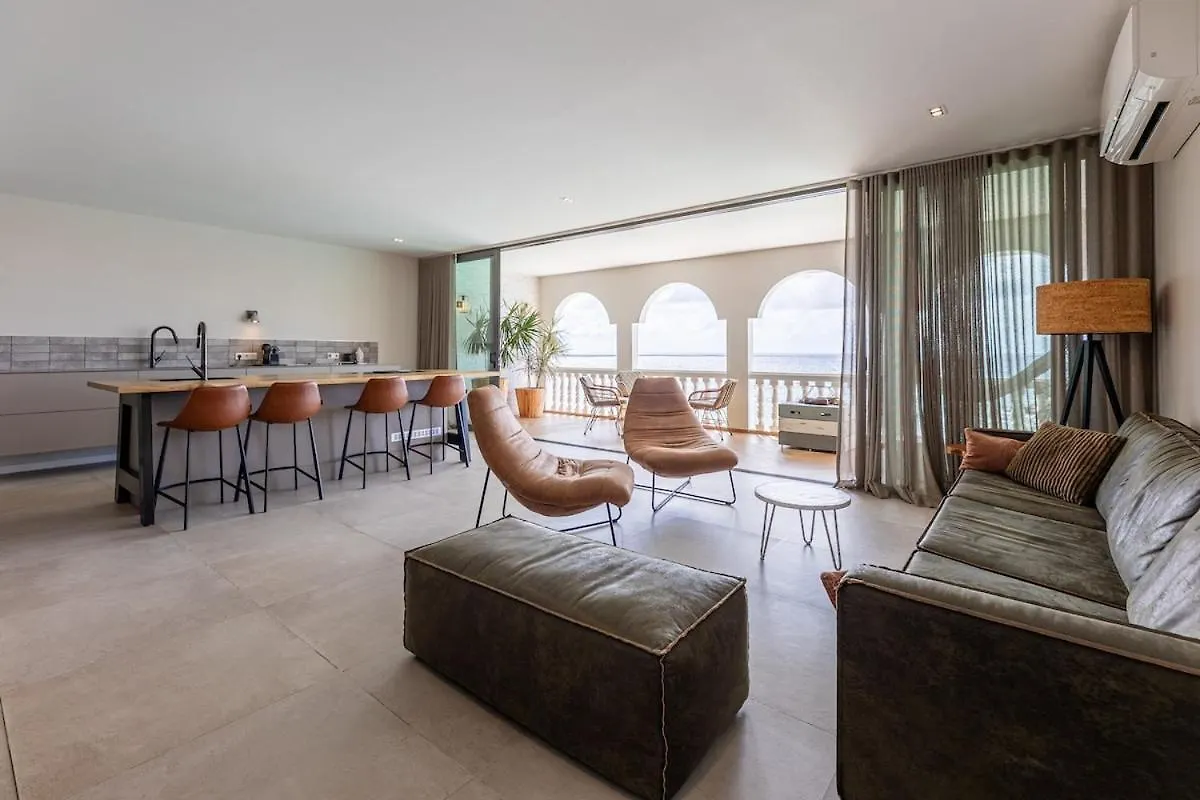 Kates Ocean View Apartment Willemstad